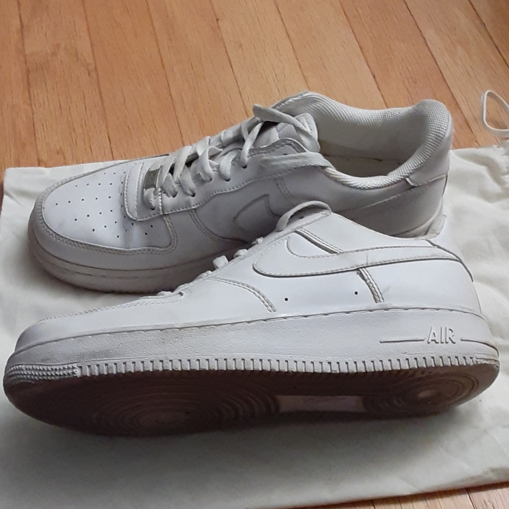 Sneaker - Picture 2 of 9